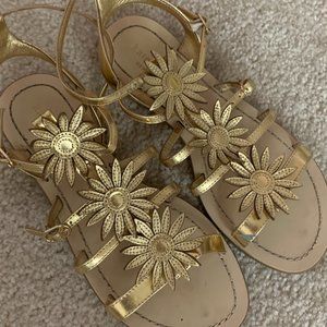 Cute Kate Spade Flower Sandals!